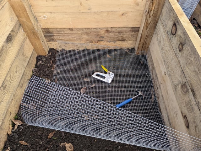 Putting down 1/2″ square mesh to keep out burrowing rodents in my raised bed. Is this really necessary? Is there any downside to this? – Reddit Post