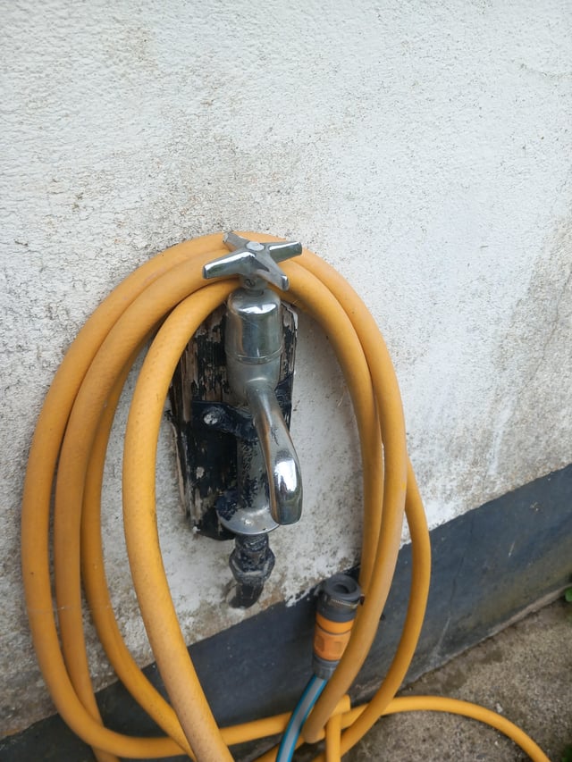 What kind of hose fitting Do I need with this tap? – Reddit Post