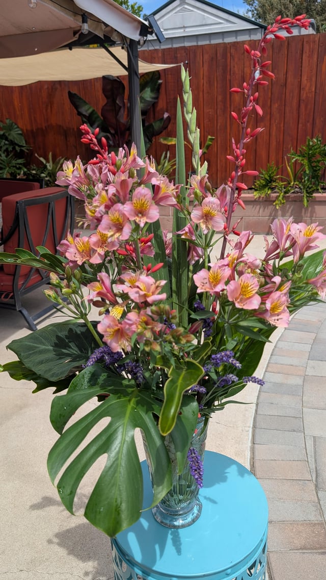 i just wanted to share my mother's day bouquet. everything thing is from my yard. she loved it.